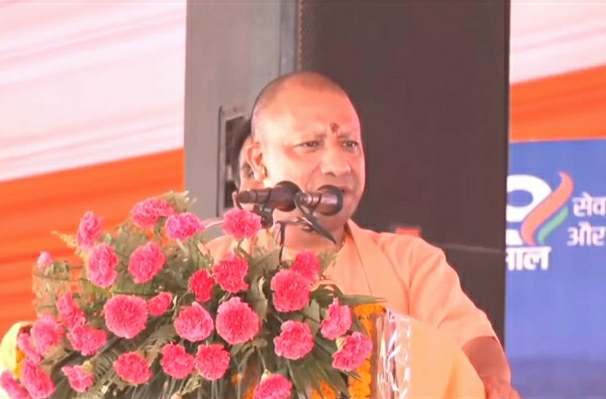 CM Yogi inaugurates  projects worth 1212 crores in Ambedkarnagar