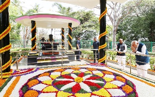 PM Modi pays homage to Sir M Visvesvaraya