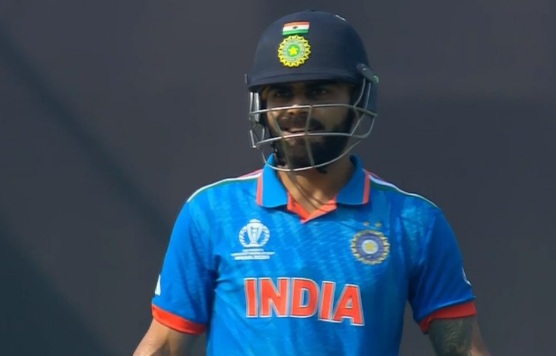 India vs Sri Lanka Live World Cup 2023 : India scores 357 runs, Siraj strikes early